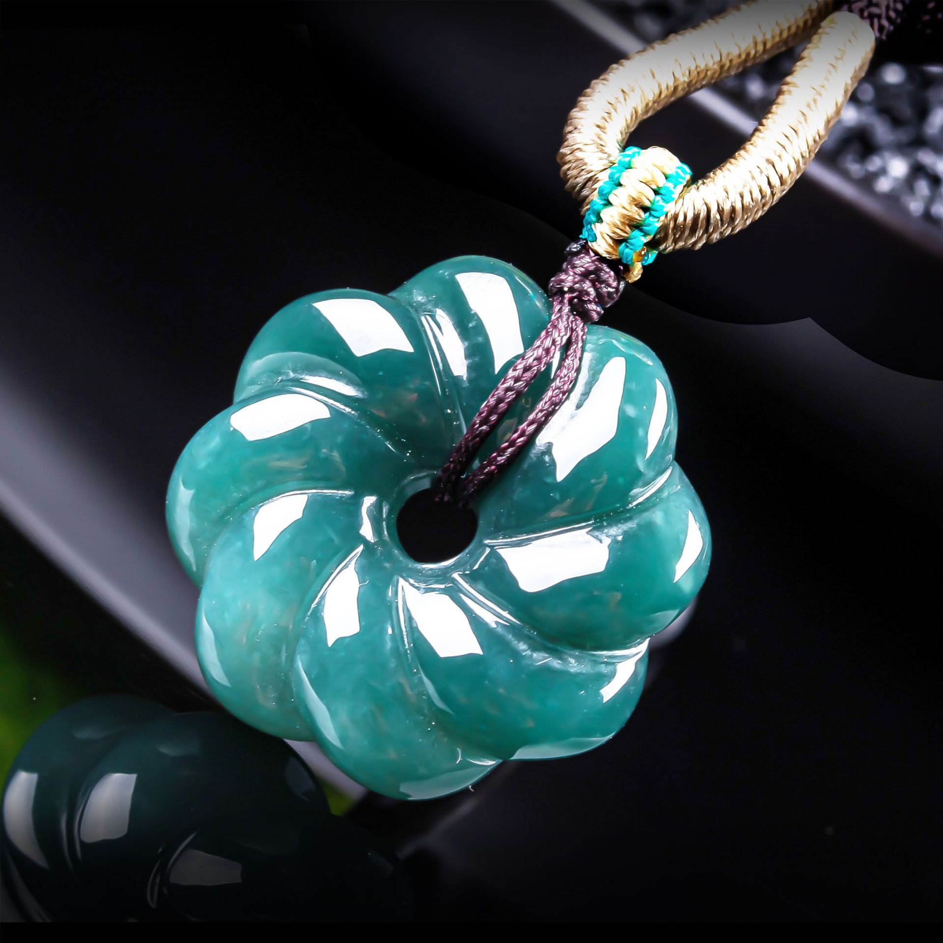 Jewelry & Watches Spółka Z Ograniczoną Odpowiedzialnością - จี้สร้อยคอหยกพม่าแท้รูปดอกไม้ เครื่องประดับอัญมณี เครื่องรางนำโชค เครื่องประดับแฟชั่น หยกแท้ ของขวัญหรูหราสำหรับผู้หญิง