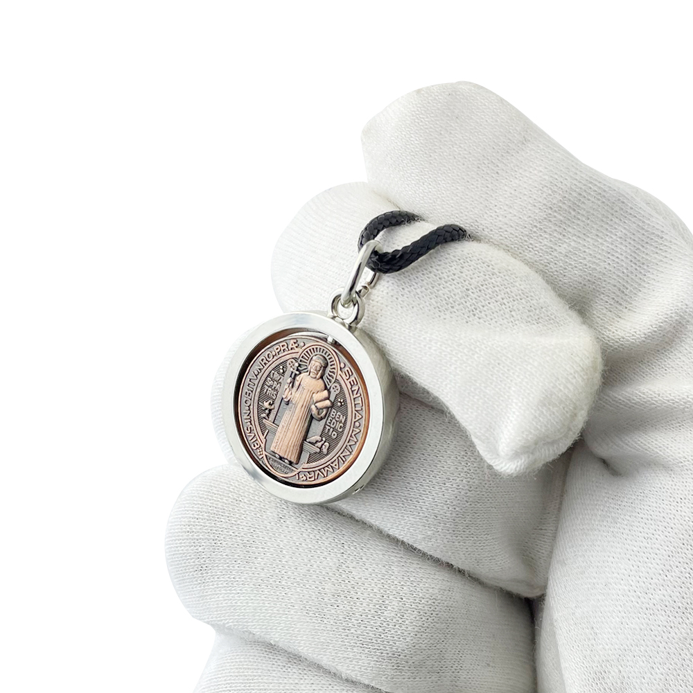 Jewelry & Watches Spółka Z Ograniczoną Odpowiedzialnością - สร้อยคอเหรียญนักบุญเบเนดิกต์ใหม่ จี้กางเขนคาทอลิกสำหรับป้องกันภัย สำหรับผู้ชายและผู้หญิง เครื่องประดับทางศาสนา พระเครื่องขับไล่ปีศาจ ของขวัญศักดิ์สิทธิ์