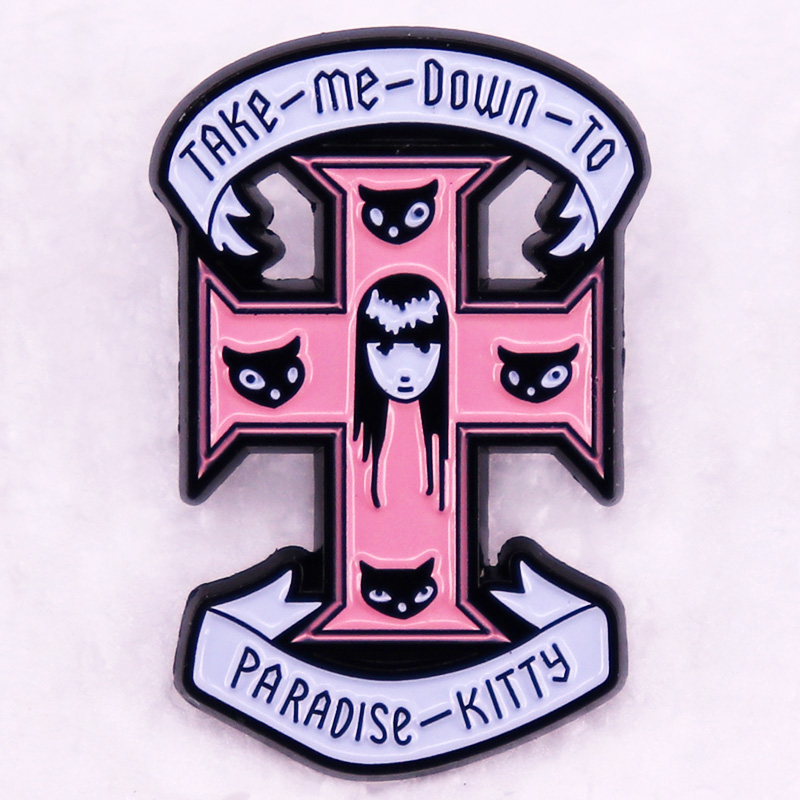 Paradise Jewelry & Watches Llc - เอมิลี่แปลกพาฉันลงไปยังสวรรค์คิตตี้ป้ายเคลือบเครื่องประดับเข็มกลัดไม้กางเขนสีชมพู