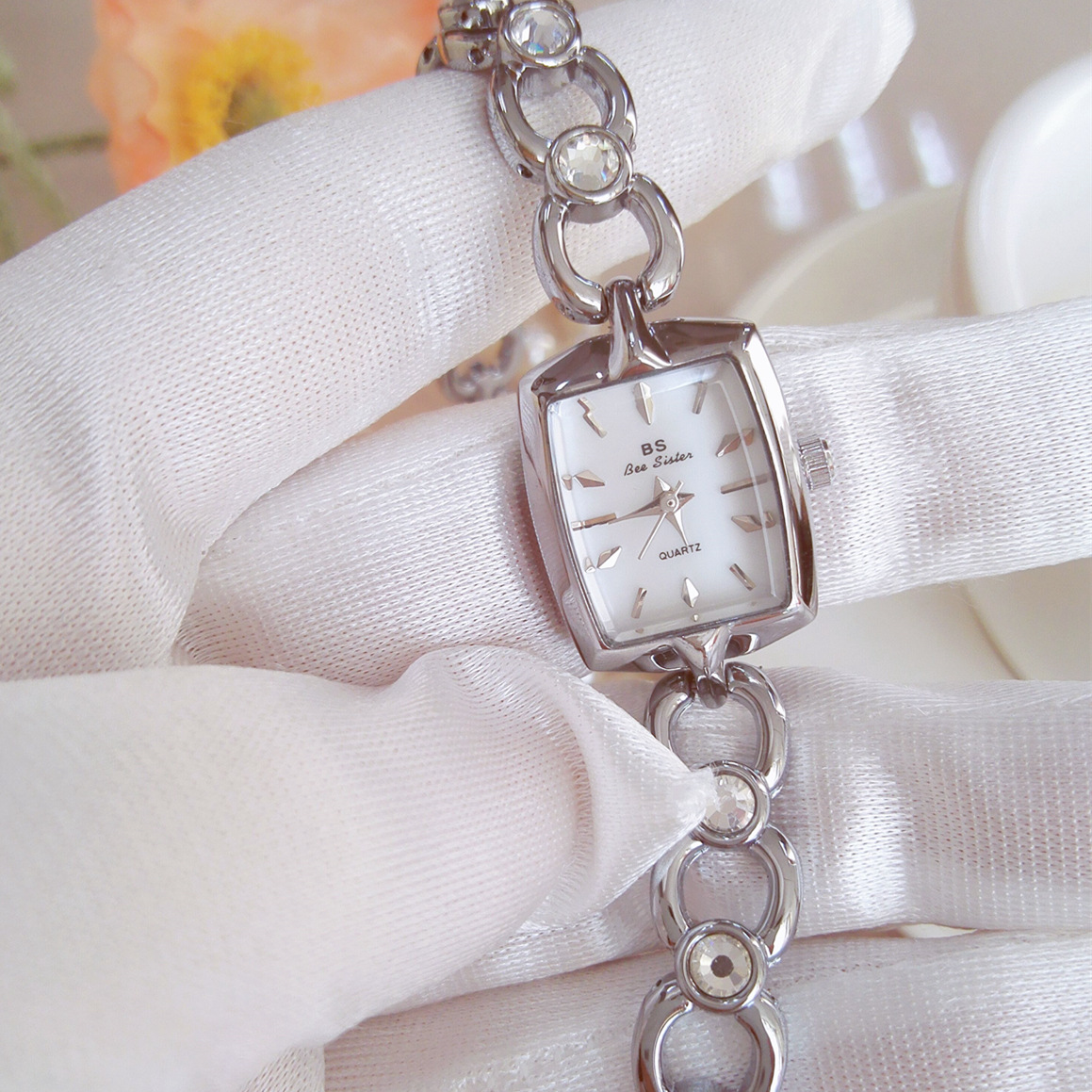 Jewelry Watches Brands - UTHAI นาฬิกาสำหรับผู้หญิงแบรนด์หรูเพชรทองสแควร์หญิงสร้อยข้อมือโลหะเครื่องประดับกันน้ำสุภาพสตรีนาฬิกาแฟชั่น