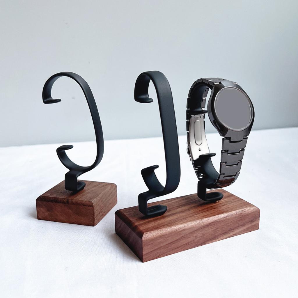 แท่นวางนาฬิการูปตัว C สำหรับร้ - Jewelry And Watches Inc บทวิจารณ์และราคา