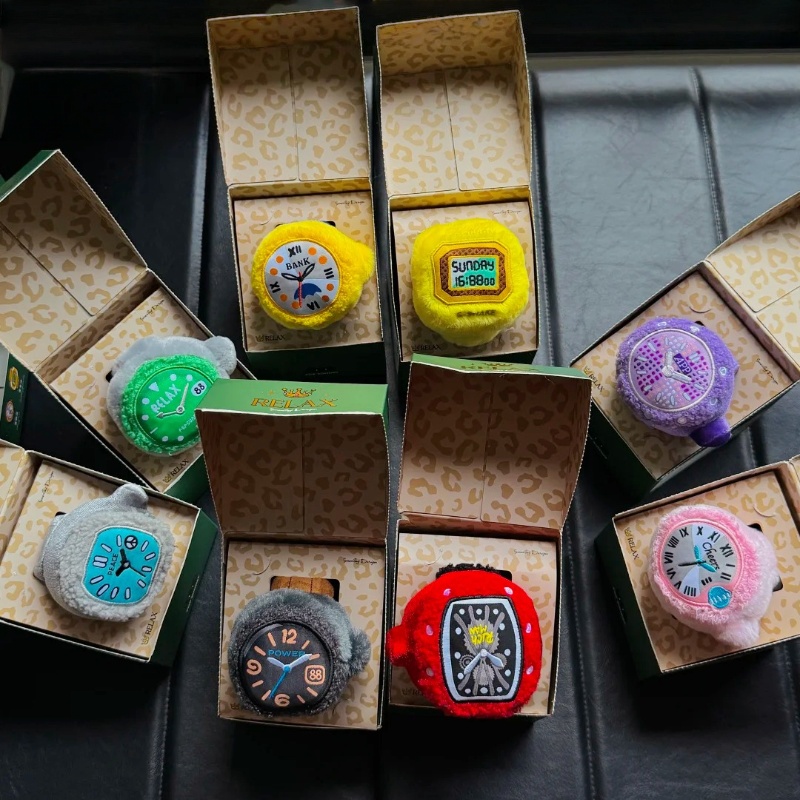 ในสต็อก Pop Sunday Plush Relax - Jewelry For Watches บทวิจารณ์และราคา